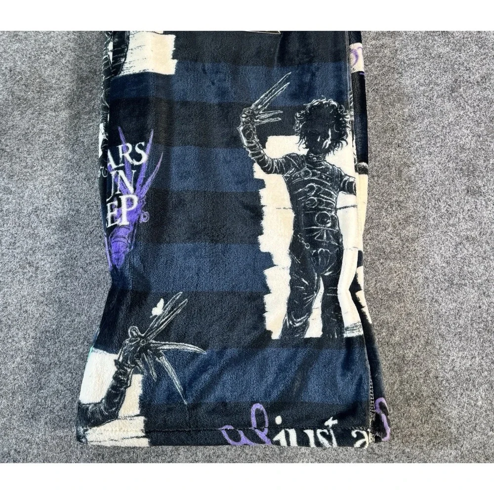Edward Scissorhands Plush Throw Blanket 50x70 Super Soft Goth Halloween NWT